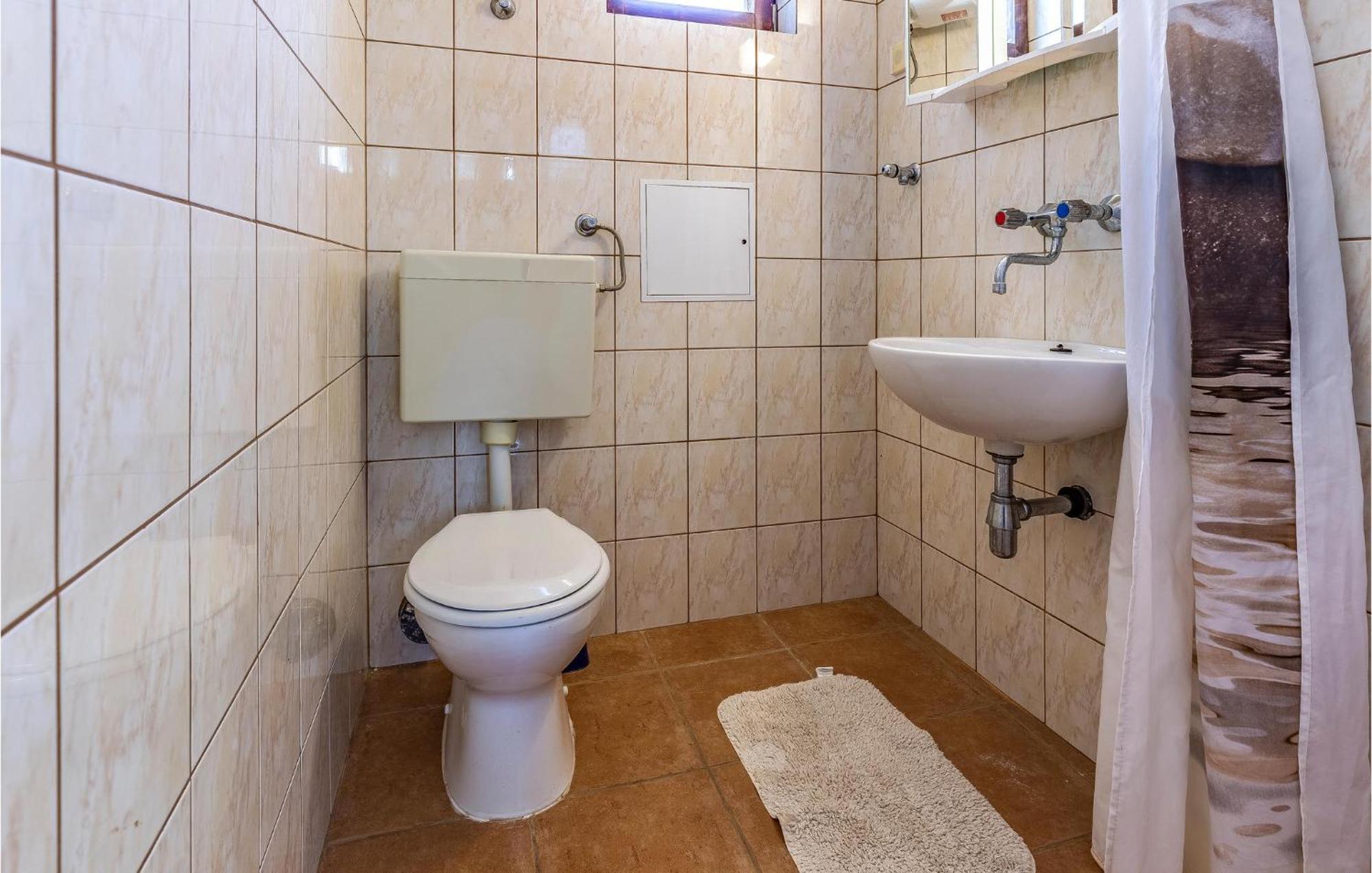 Nice Apartment In Pula With Kitchen Exterior foto